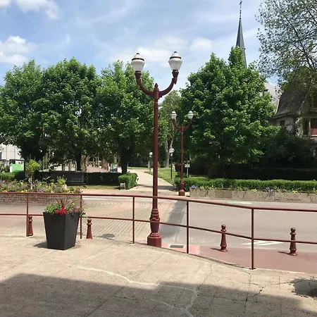 Meubles Tourisme Beddelem 아파트 *