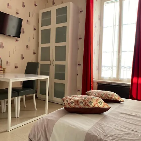 아파트 Meubles Tourisme Beddelem 비텔